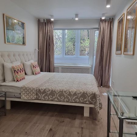 City Inn Riga Apartment, New Renovated In Quiet Center With Balcony With Parking Exterior foto